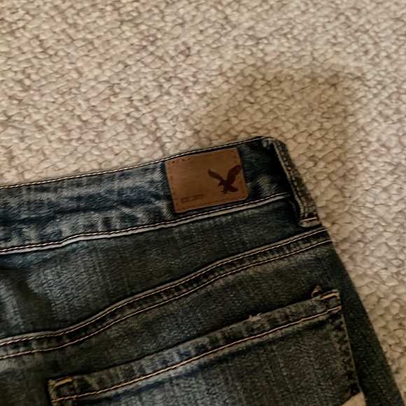 American eagle distressd Jean size 4 - Picture 5 of 6
